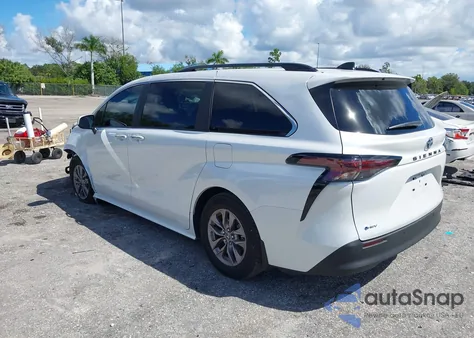 2025 Toyota Sienna Xle z USA, uszkodzony, nr VIN 5TDYRKEC4SS249344